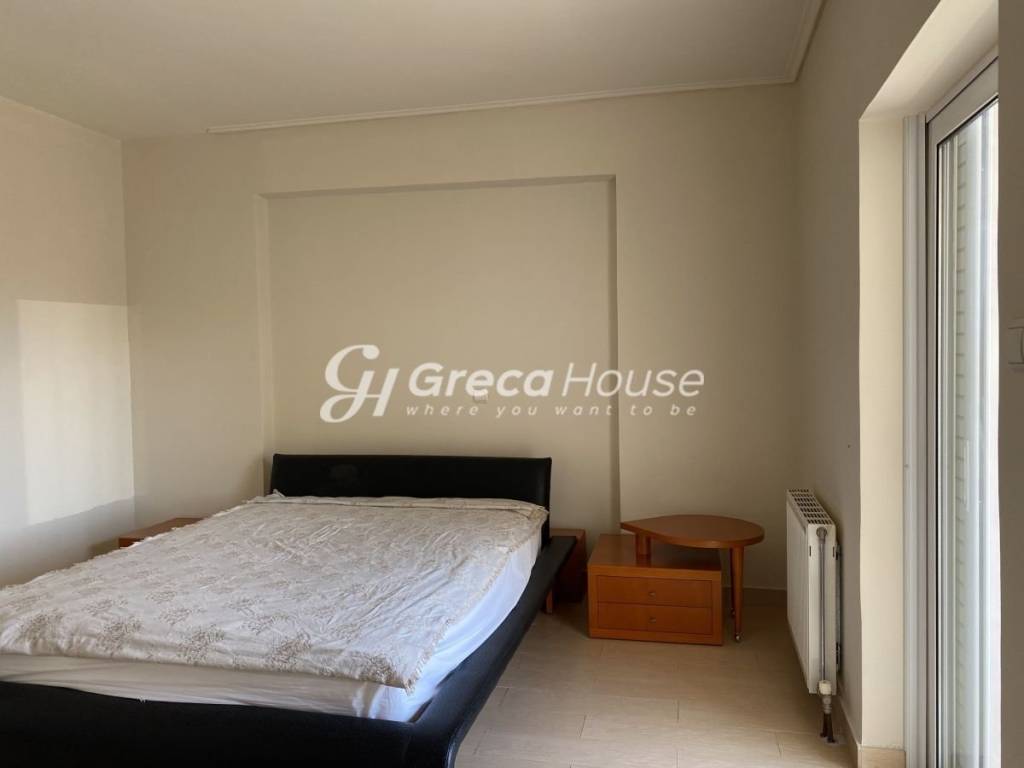 Διαμέρισμα με θέα θάλασσα στη Γλυφάδα