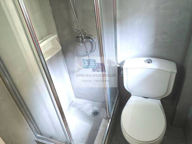 BATHROOM WITH SHOWER