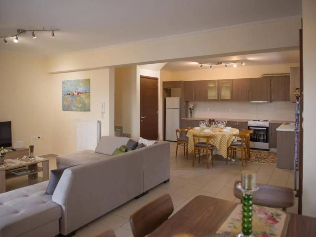 Σαλόνι-τραπεζαρία-κουζίνα  σε χώρο 65 τ.μ.