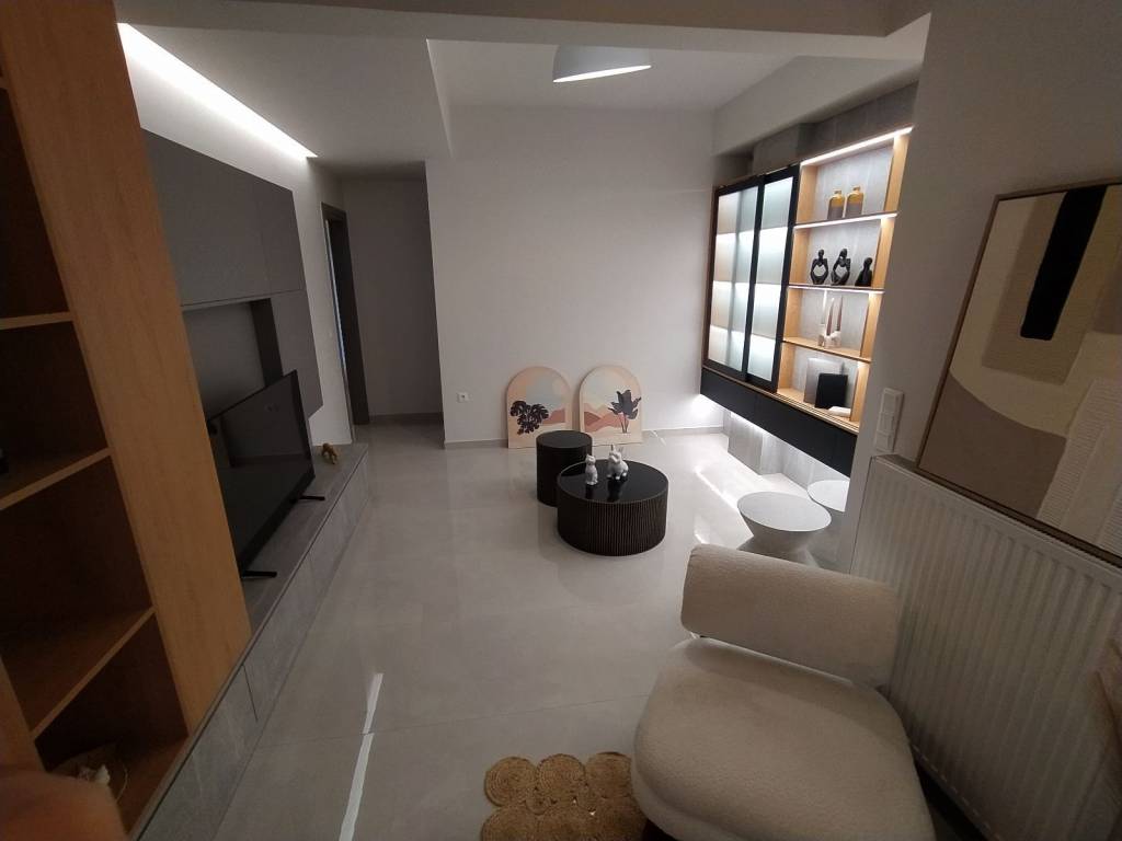 ANYPLACE MESITIKES YPERESIES