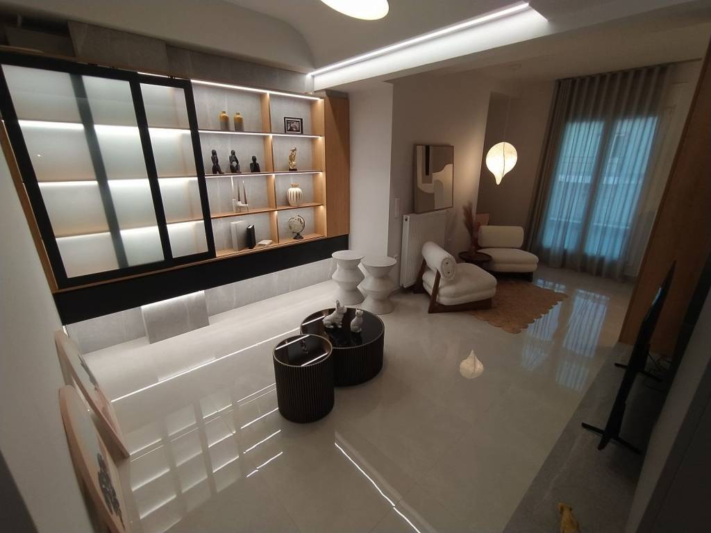 ANYPLACE MESITIKES YPERESIES