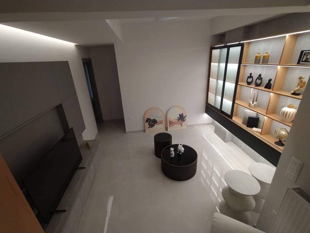 ANYPLACE MESITIKES YPERESIES