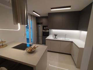 ANYPLACE MESITIKES YPERESIES