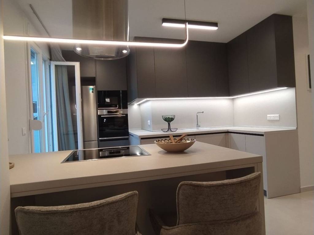 ANYPLACE MESITIKES YPERESIES