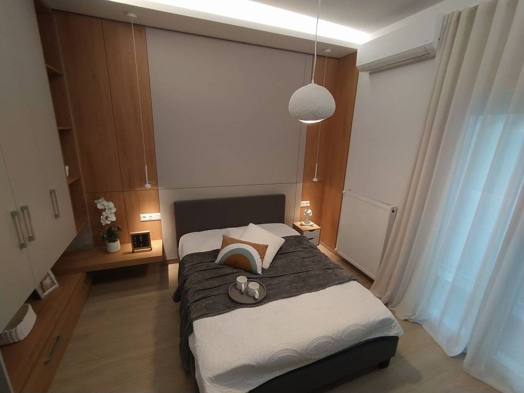 ANYPLACE MESITIKES YPERESIES