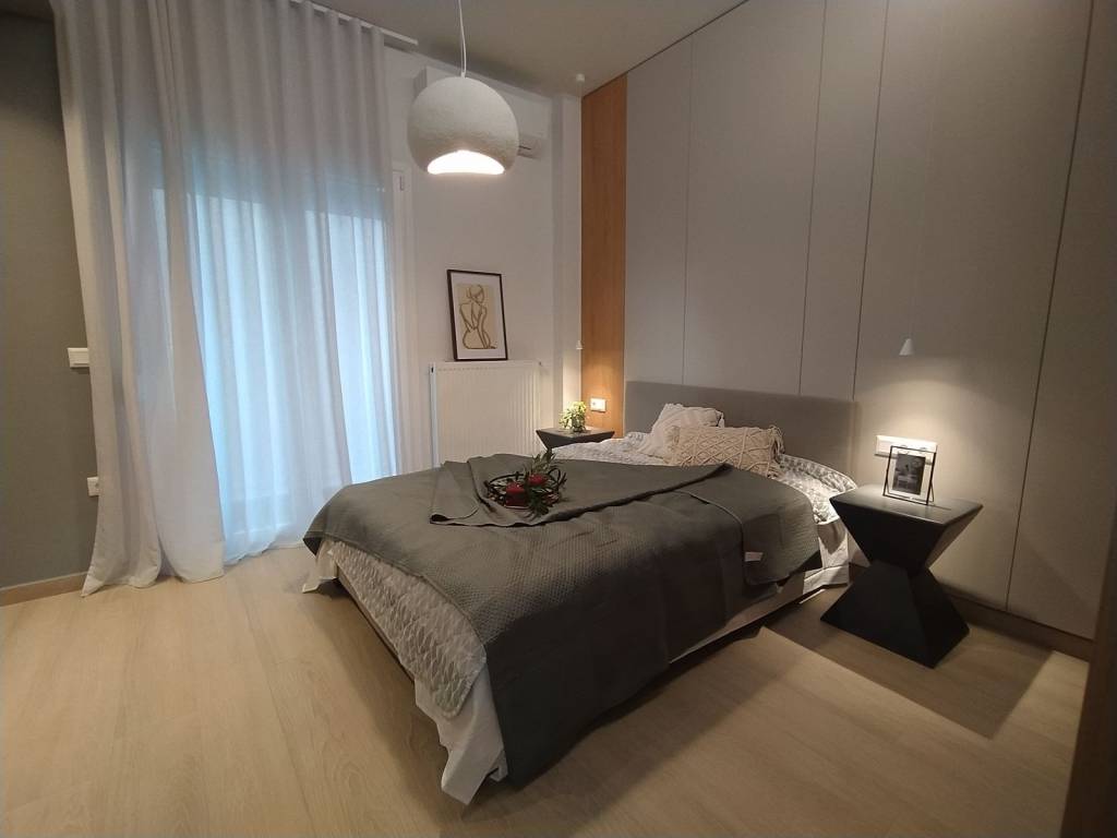 ANYPLACE MESITIKES YPERESIES