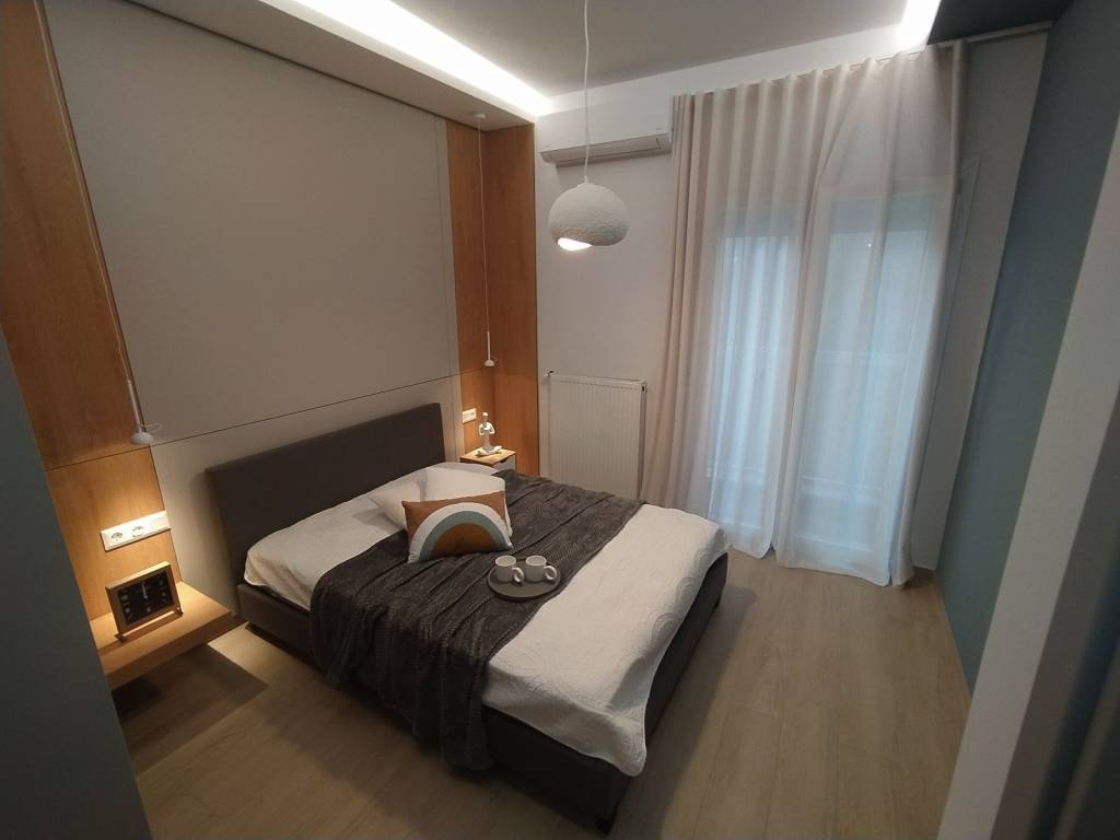 ANYPLACE MESITIKES YPERESIES