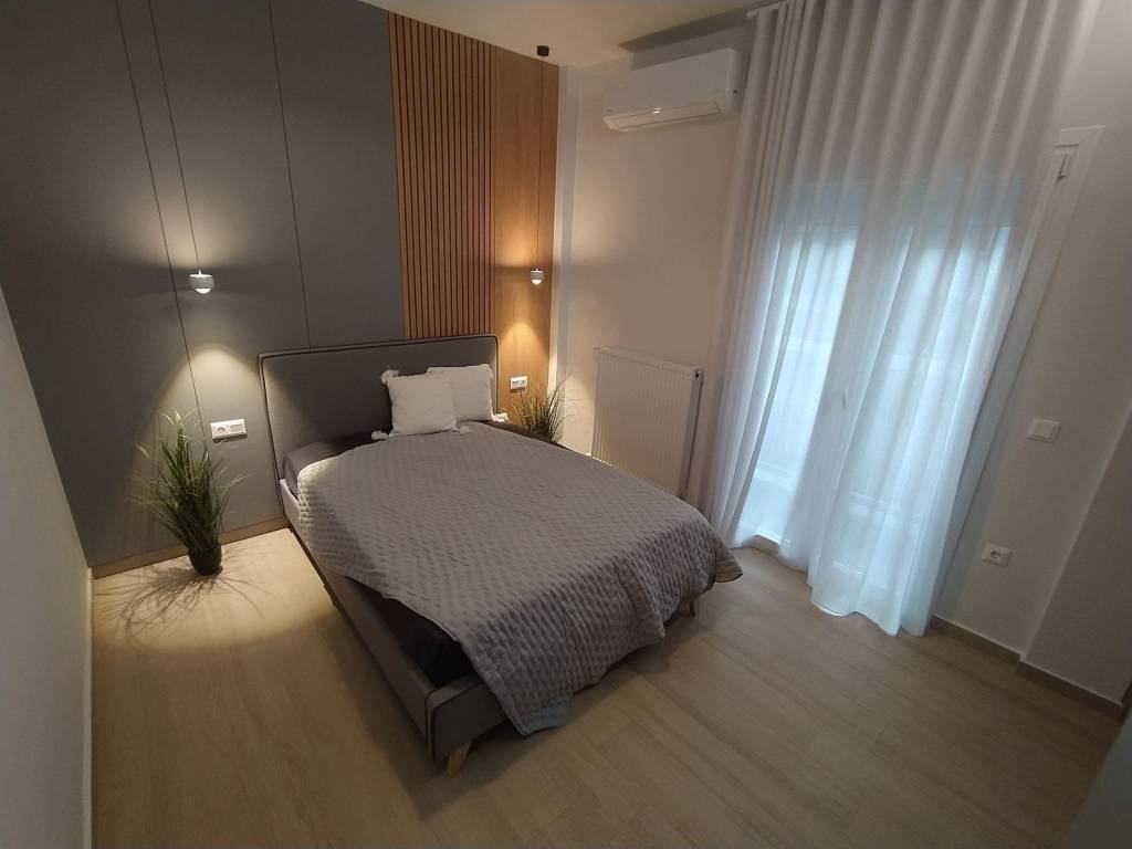 ANYPLACE MESITIKES YPERESIES