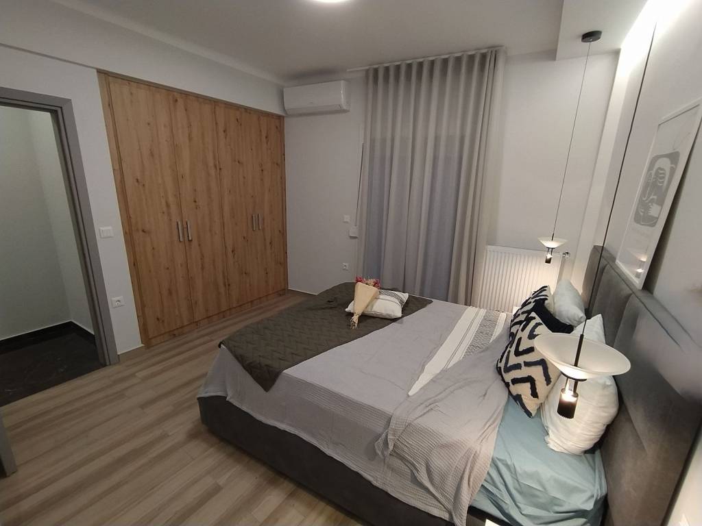 ANYPLACE MESITIKES YPERESIES