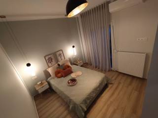 ANYPLACE MESITIKES YPERESIES