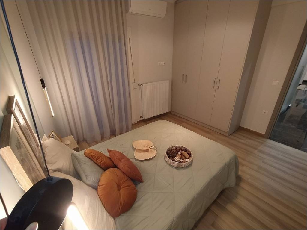 ANYPLACE MESITIKES YPERESIES