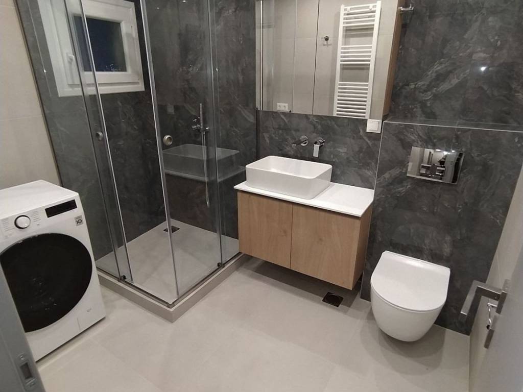 ANYPLACE MESITIKES YPERESIES