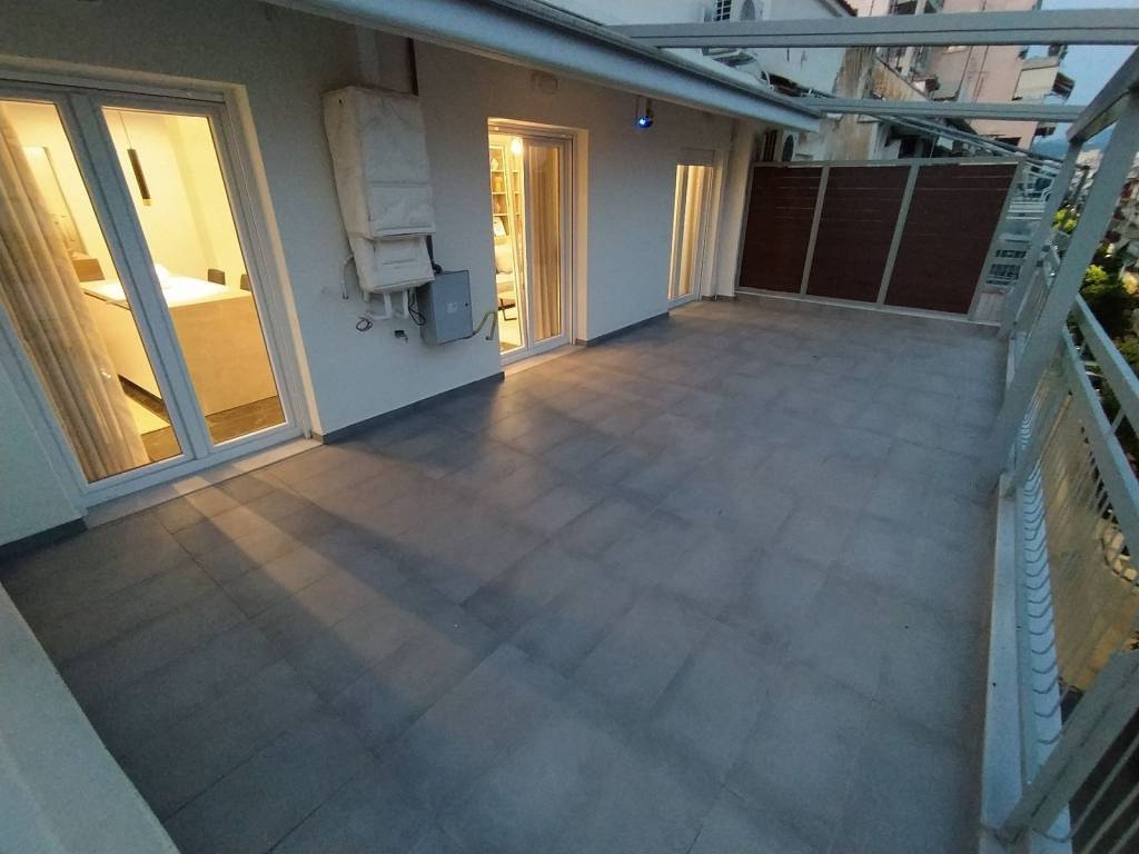 ANYPLACE MESITIKES YPERESIES