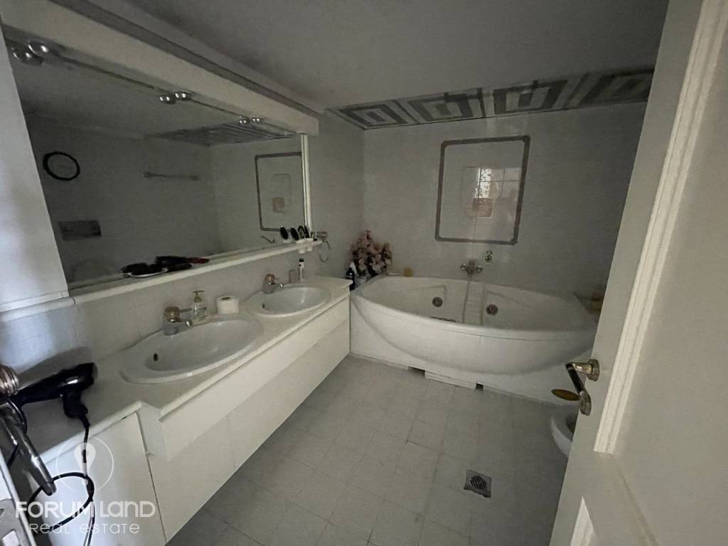 Forumland Real Estate, Mpanio