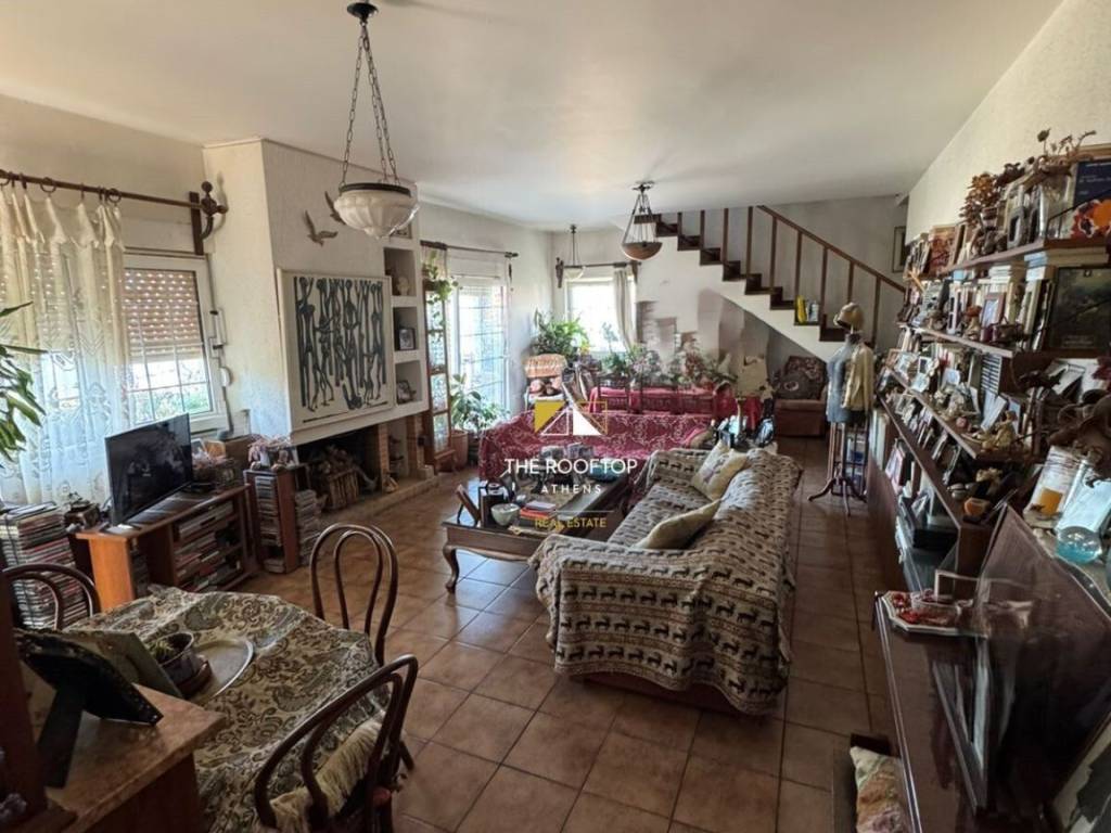 σαλονοτραπεζαρία με τζάκι