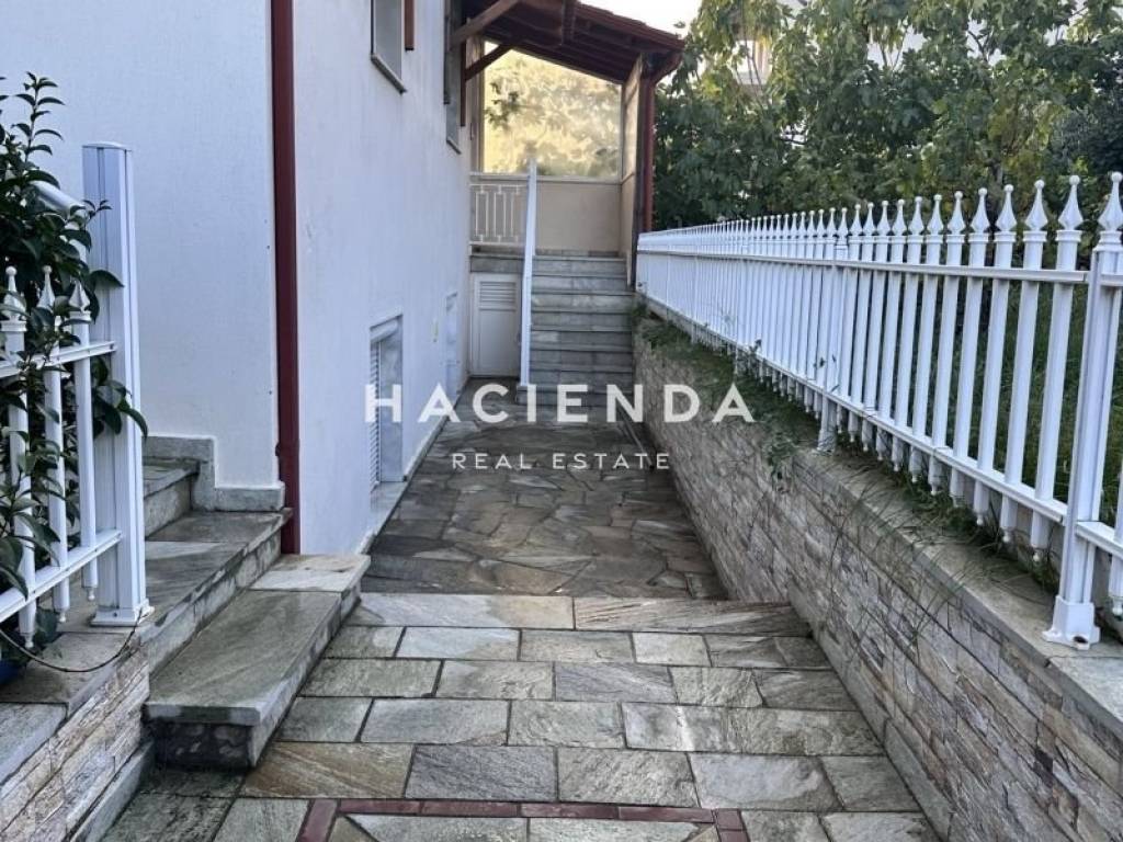 Θέα από μπαλκόνι