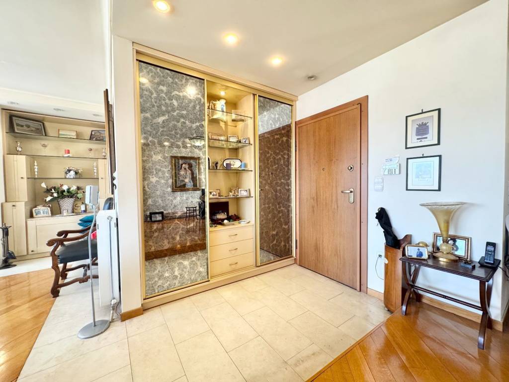 είσοδος πόρτα ασφαλείας