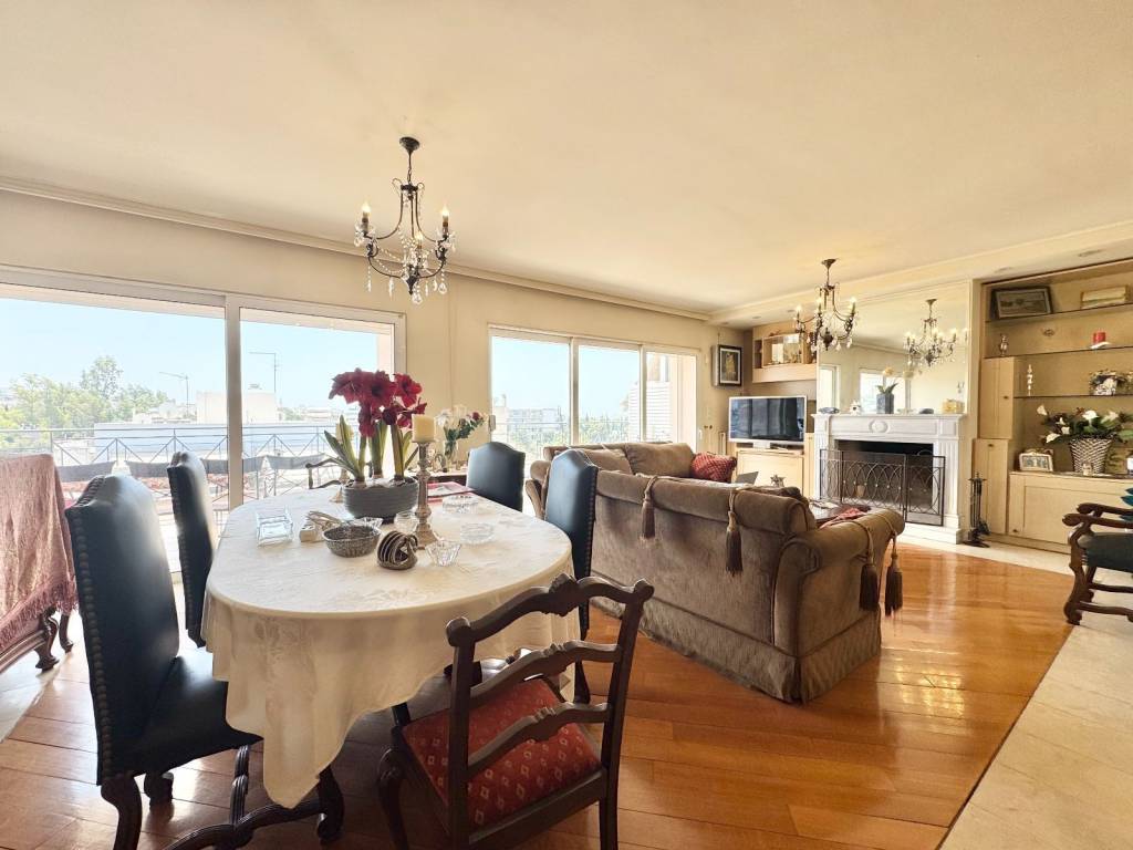 μεγάλα ανοίγματα στη προσοψη