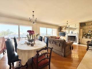 μεγάλα ανοίγματα στη προσοψη