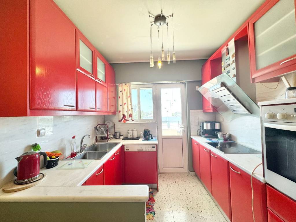 κουζίνα εξοδος σε βεράντα