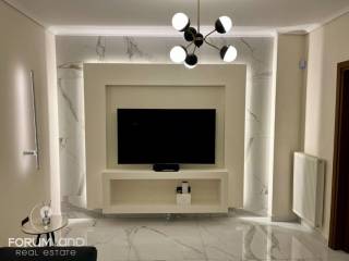 Forumland Real Estate, Σαλόνι