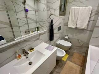 Forumland Real Estate, Μπάνιο με μπανιέρα