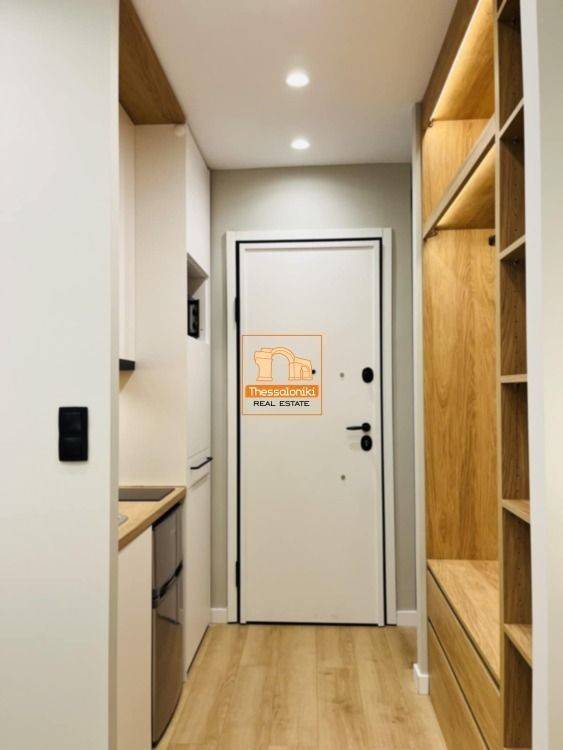 Λευκός Πύργος, Στούντιο, 25 τ.μ.