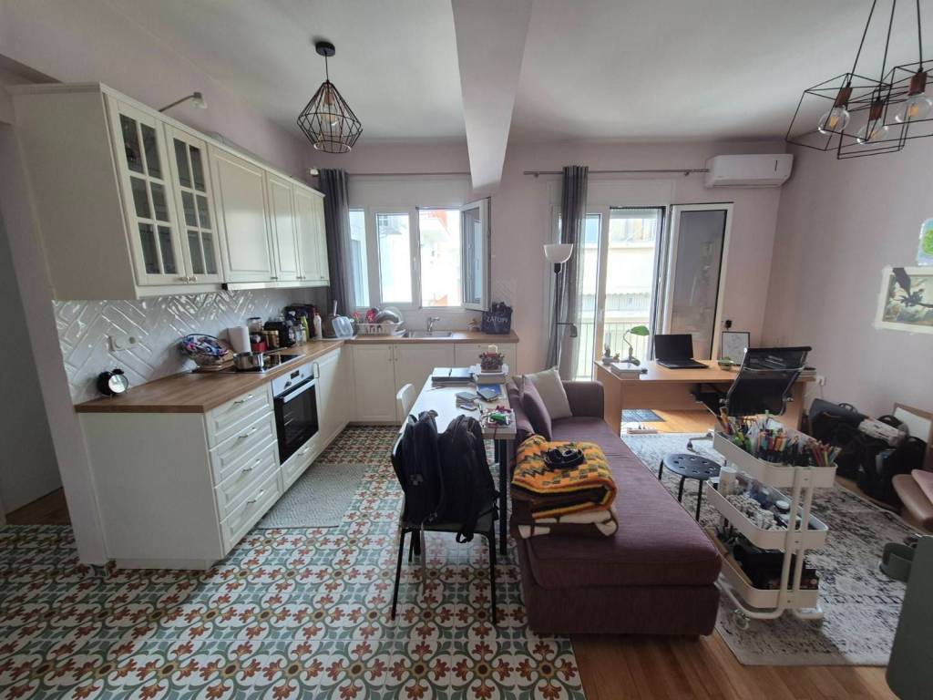 ΣΑΛΟΝΙ-ΚΟΥΖΙΝΑ