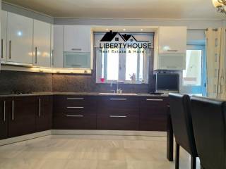 Aytonome koyzina me apothekeytikoys choroys