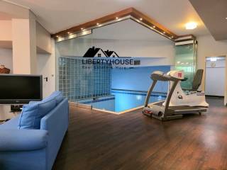 Pisina thermainomene