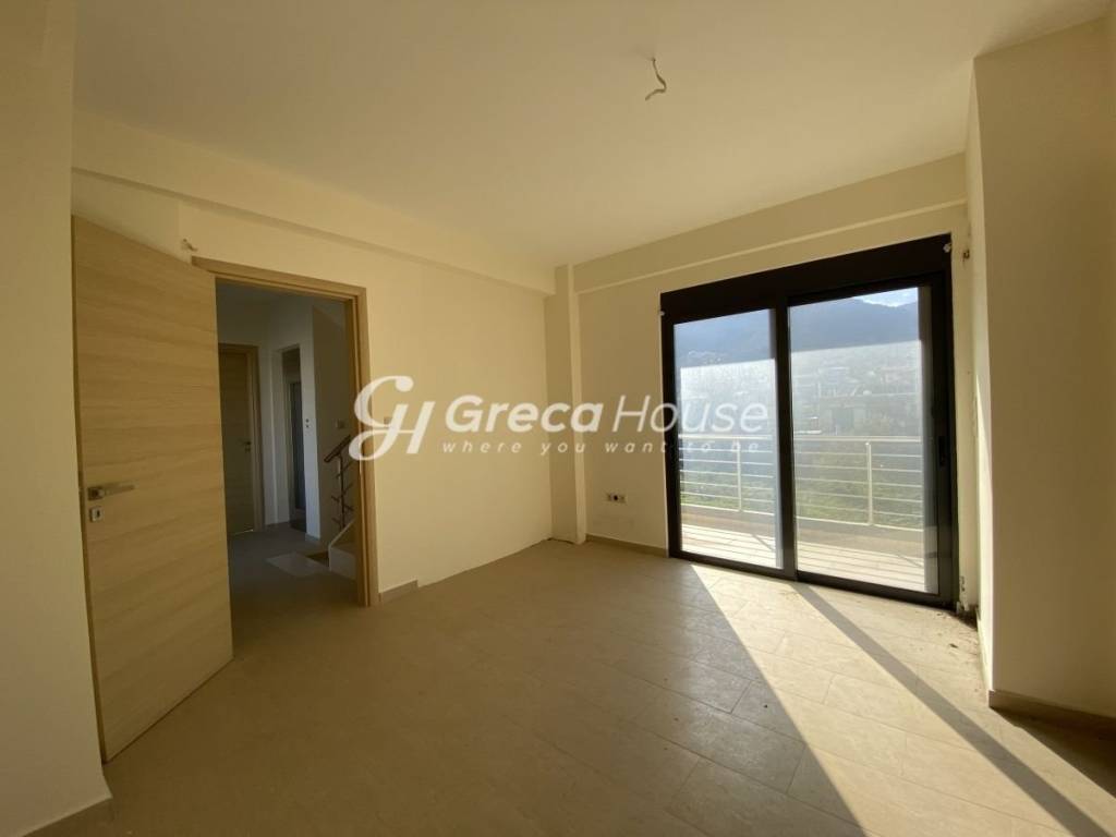 Πωλείται Υπερπολυτελής Μεζονέτα με Roof Garden Πόρτο Ράφτη