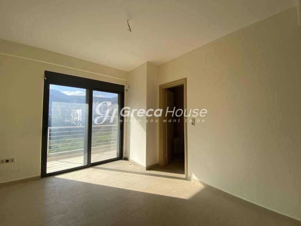 Πωλείται Υπερπολυτελής Μεζονέτα με Roof Garden Πόρτο Ράφτη