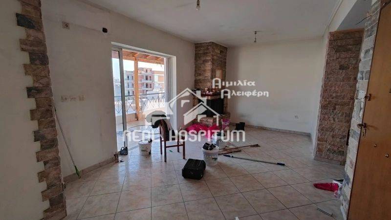 Σαλόνι με τζάκι