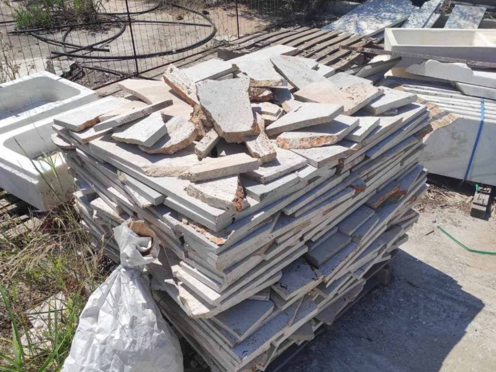 Εκθέματα στον υπαίθριο χώρο