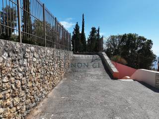 E eisodos sten oikia