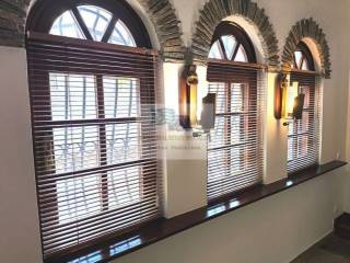 VIEW OF THE LIVING ROOM