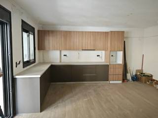 SALONI KATHISTIKO KOYZINA