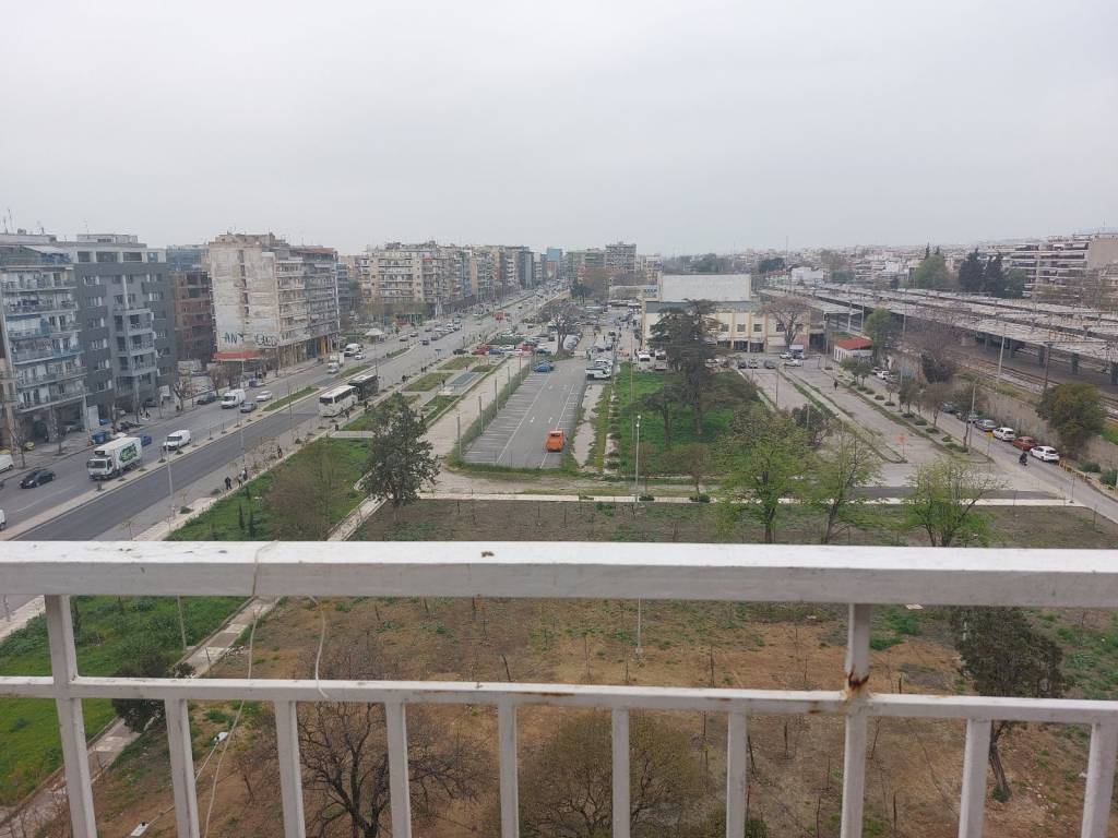 Exairetike thea poy blepei ston OSE