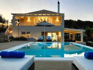 Overview Luxury Villa