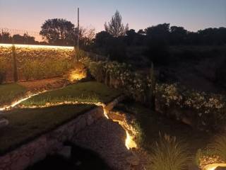 Garden Landscape-Lighting setting at night