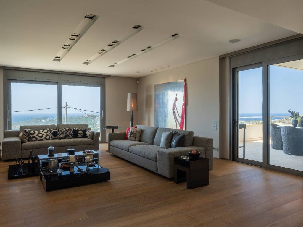 To saloni ston 1o oropho