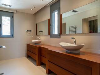 Apopse toy mpanioy tes kyrias krebatokamaras sto 2o oropho