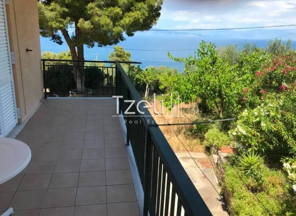 Θέα απο μπαλκόνι