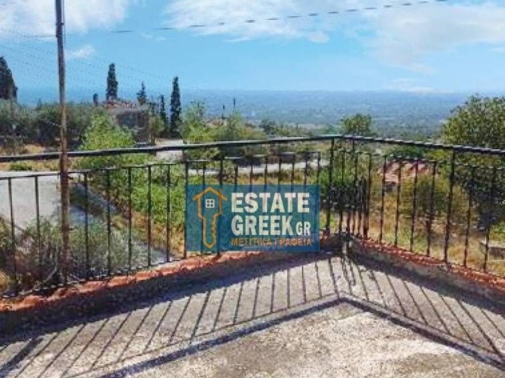 ★ Στο κέντρο του χωριού ★ Οικόπεδο 600 τ.μ. ★ Πρόκειται για 2 κατοικίες ★