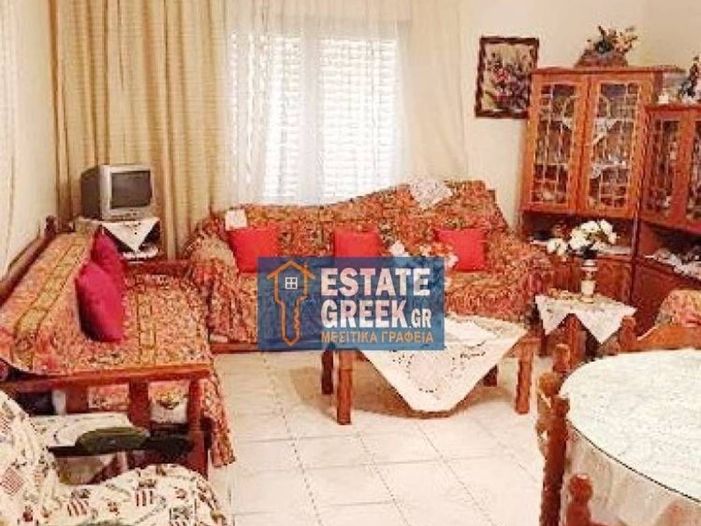 ★ Στο κέντρο του χωριού ★ Οικόπεδο 600 τ.μ. ★ Πρόκειται για 2 κατοικίες ★