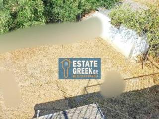 ★ Στο κέντρο του χωριού ★ Οικόπεδο 600 τ.μ. ★ Πρόκειται για 2 κατοικίες ★