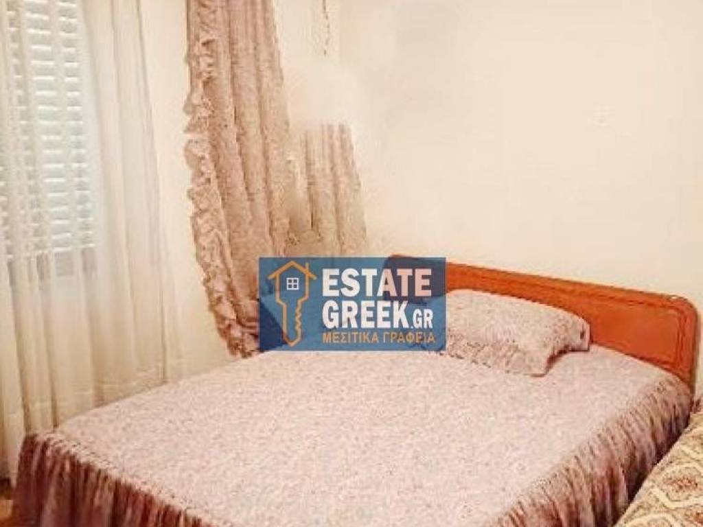 ★ Στο κέντρο του χωριού ★ Οικόπεδο 600 τ.μ. ★ Πρόκειται για 2 κατοικίες ★