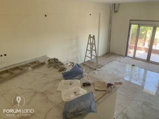 Forumland Real Estate, Σαλόνι