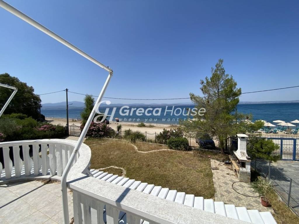 Παραθαλάσσια βίλα προς πώληση Έυβοια