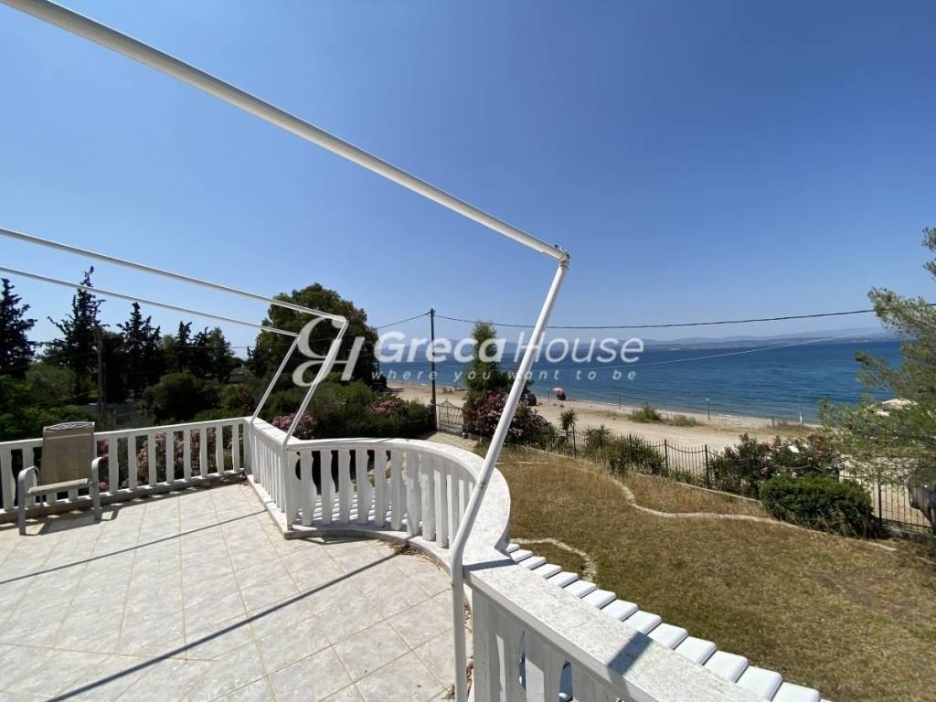 Παραθαλάσσια βίλα προς πώληση Έυβοια